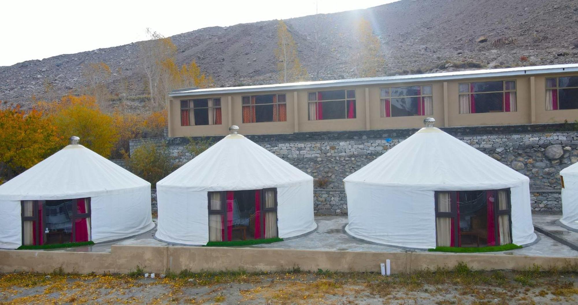 Apex Hotels And Resorts Hussaini Karimabad  Extérieur photo