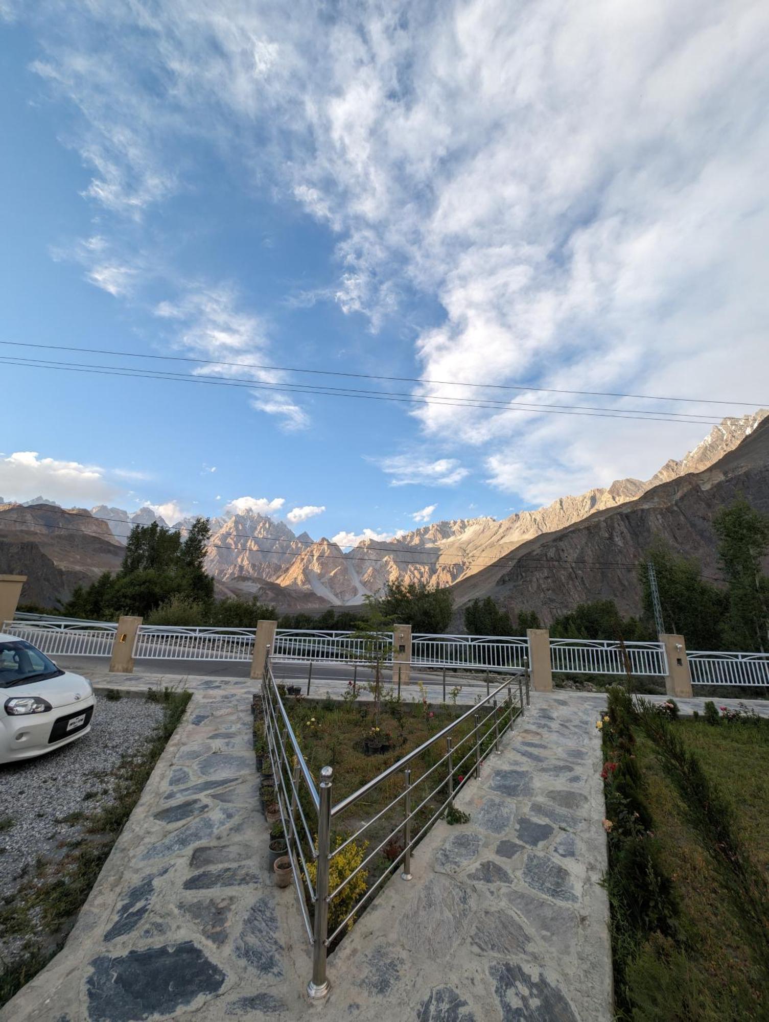 Apex Hotels And Resorts Hussaini Karimabad  Extérieur photo