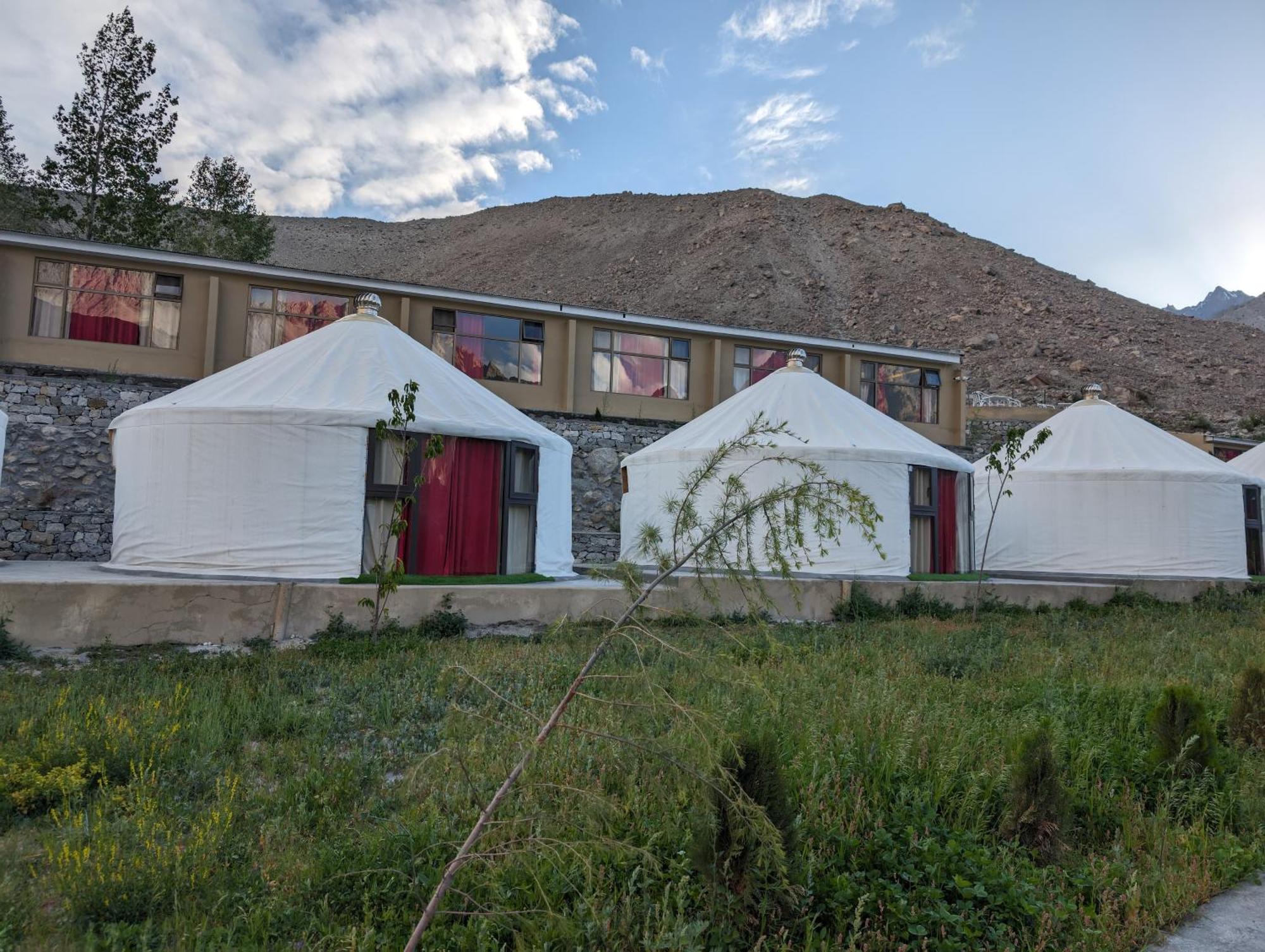 Apex Hotels And Resorts Hussaini Karimabad  Extérieur photo
