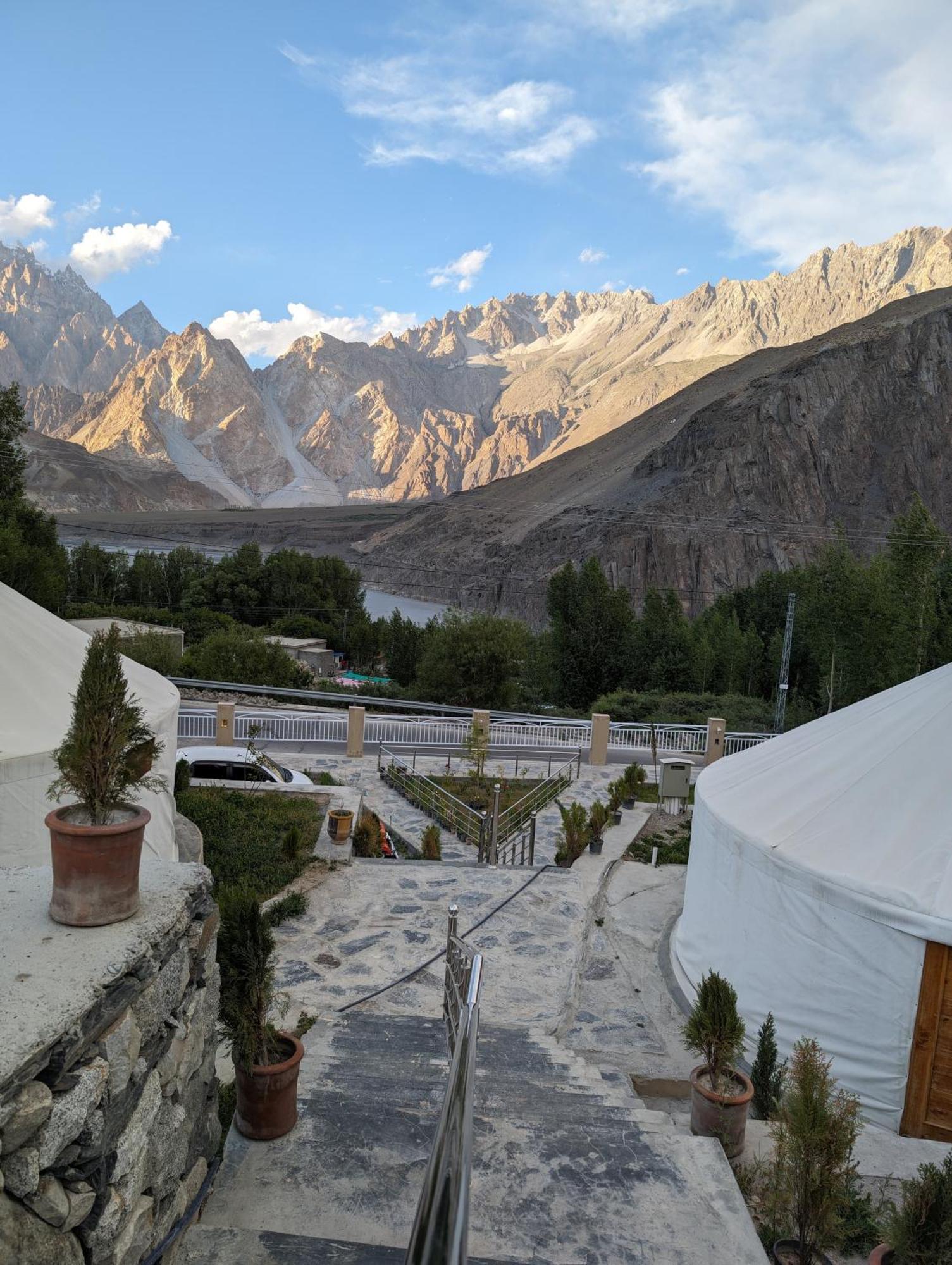 Apex Hotels And Resorts Hussaini Karimabad  Extérieur photo