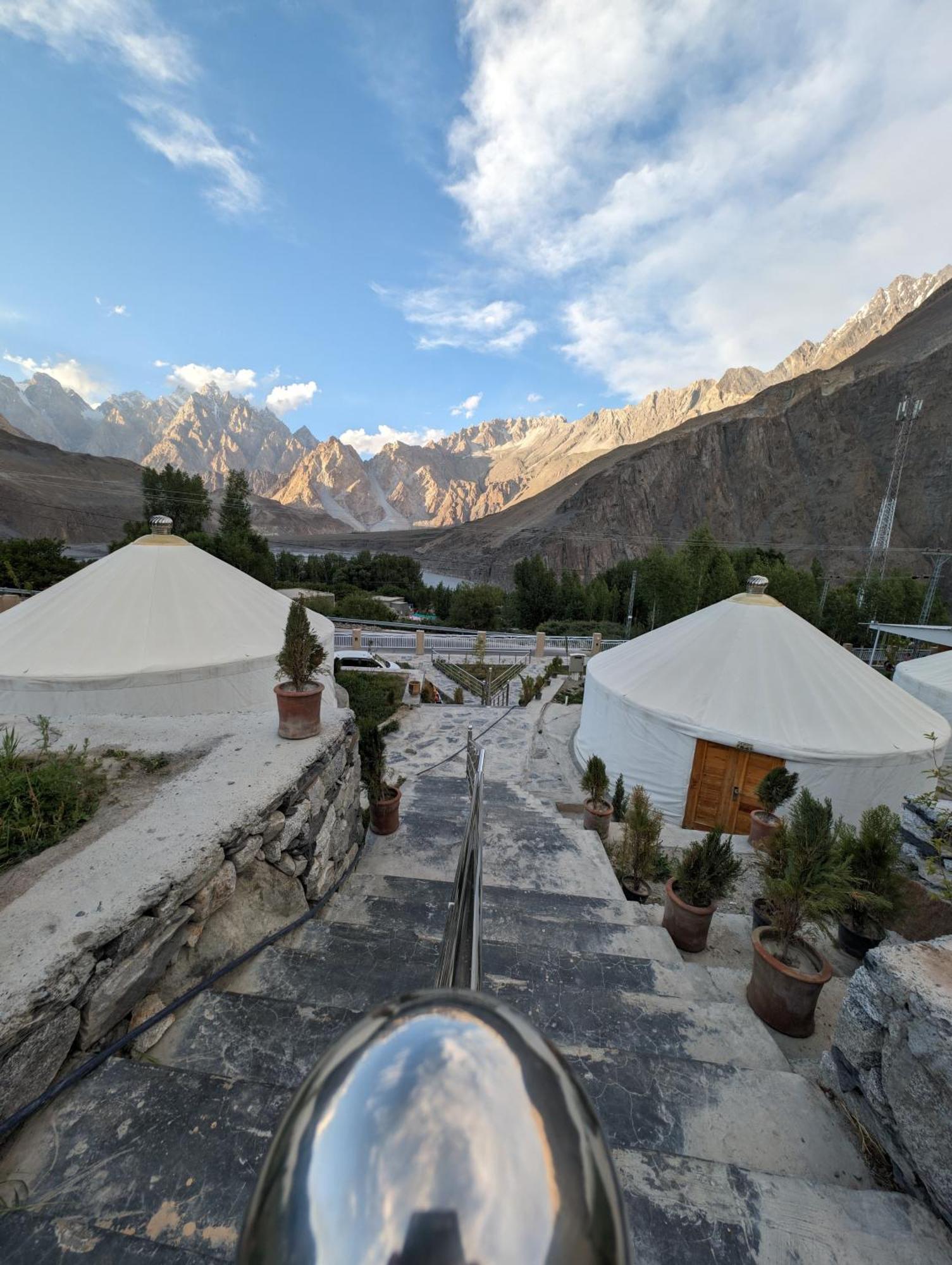 Apex Hotels And Resorts Hussaini Karimabad  Extérieur photo