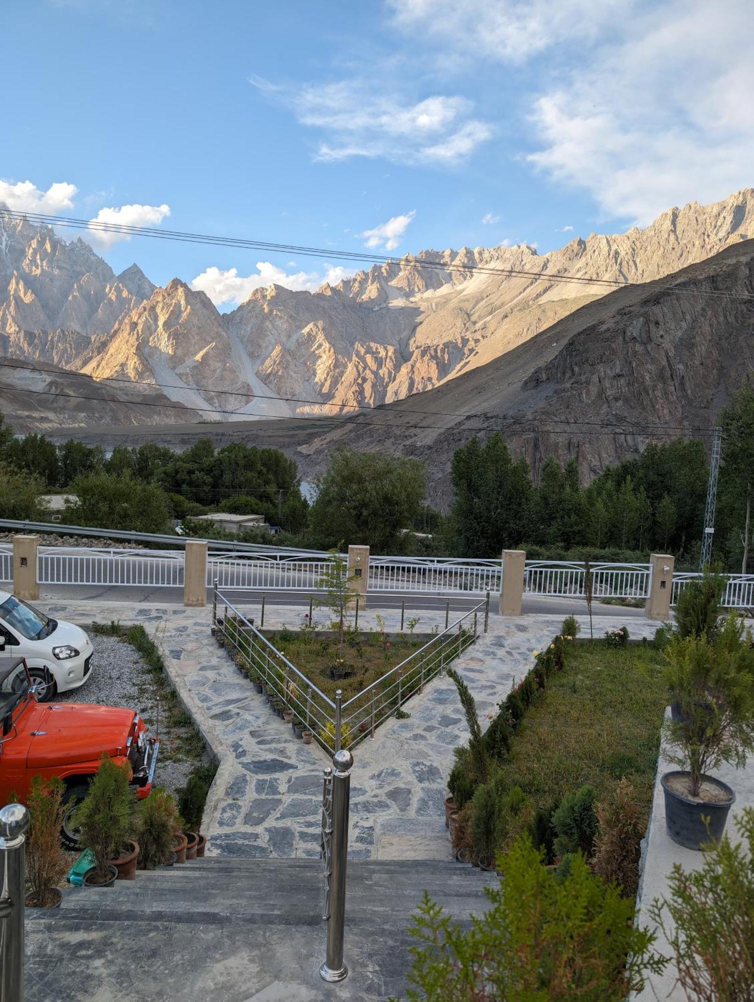 Apex Hotels And Resorts Hussaini Karimabad  Extérieur photo