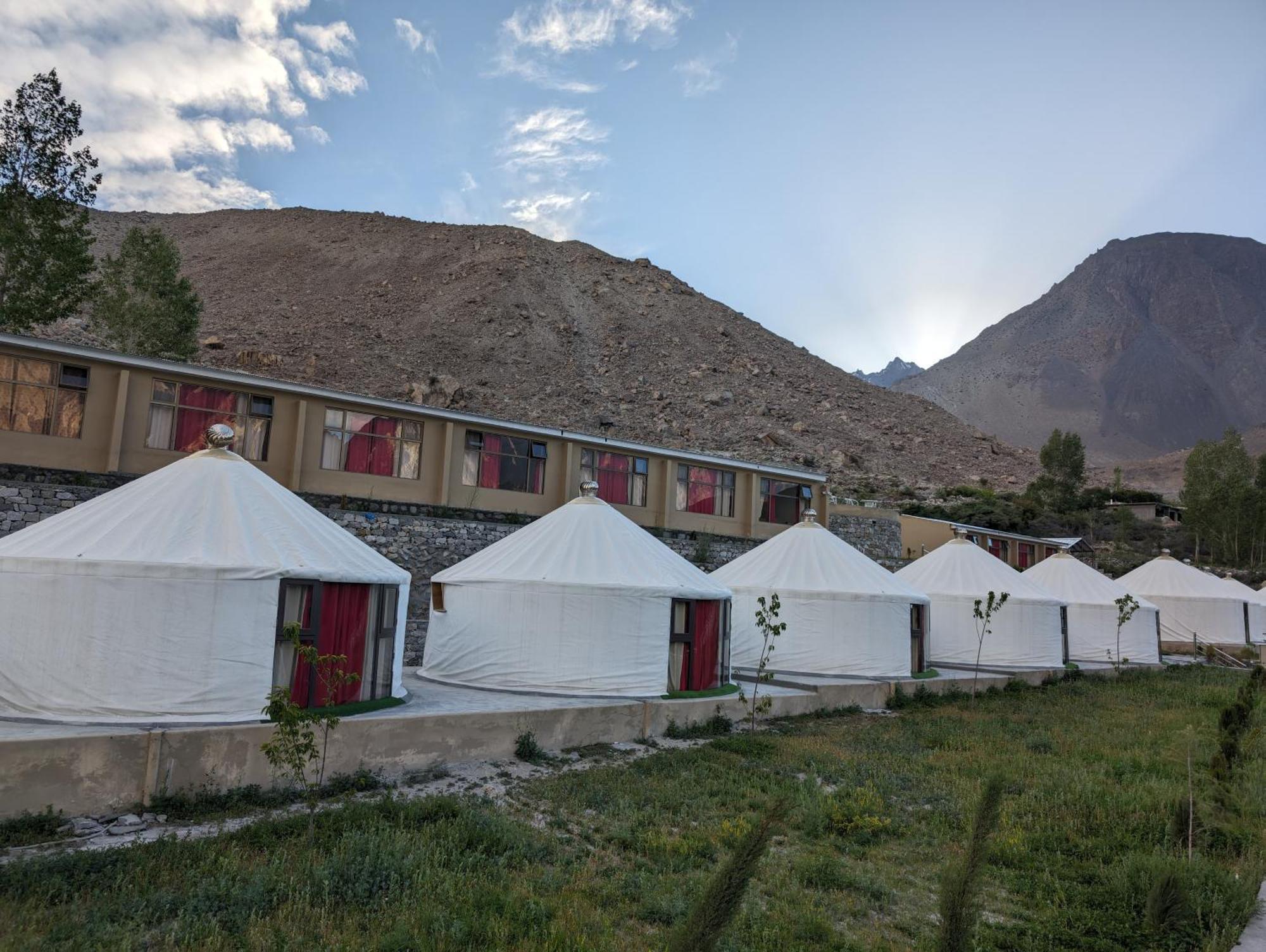 Apex Hotels And Resorts Hussaini Karimabad  Extérieur photo