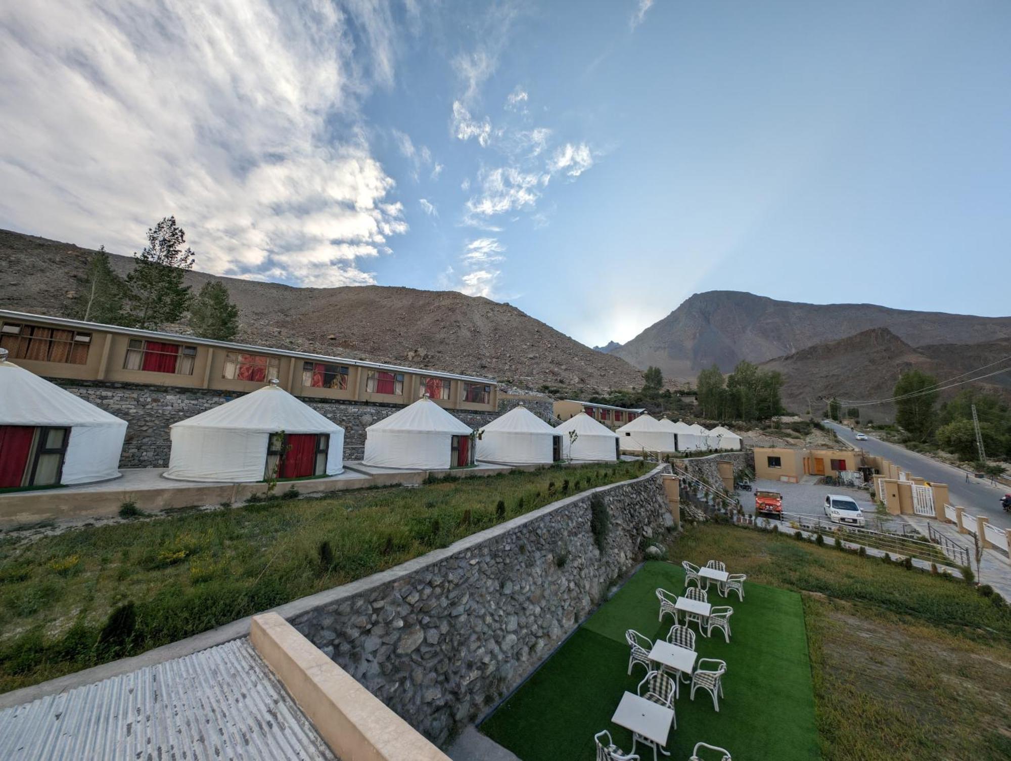 Apex Hotels And Resorts Hussaini Karimabad  Extérieur photo