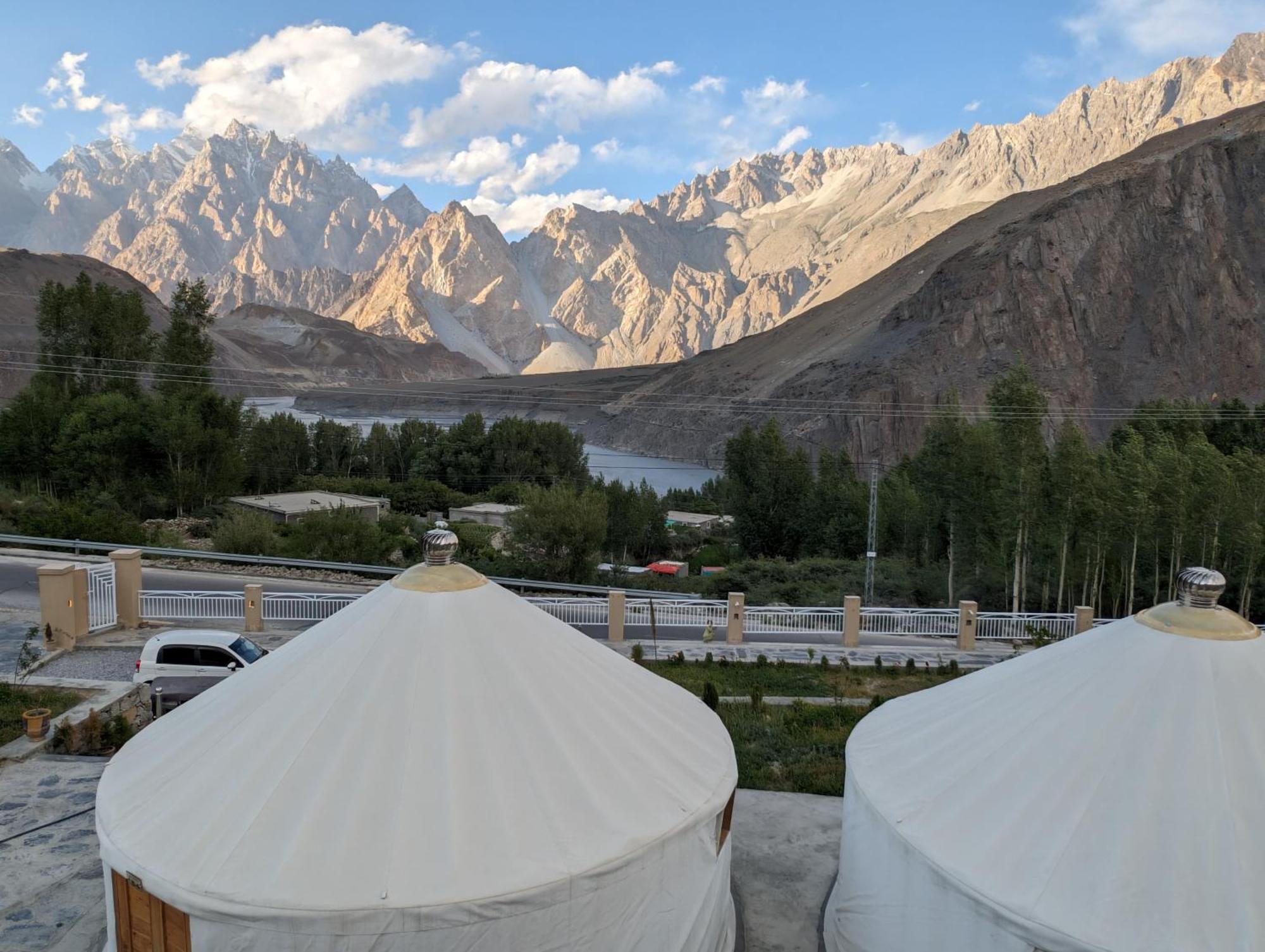 Apex Hotels And Resorts Hussaini Karimabad  Extérieur photo