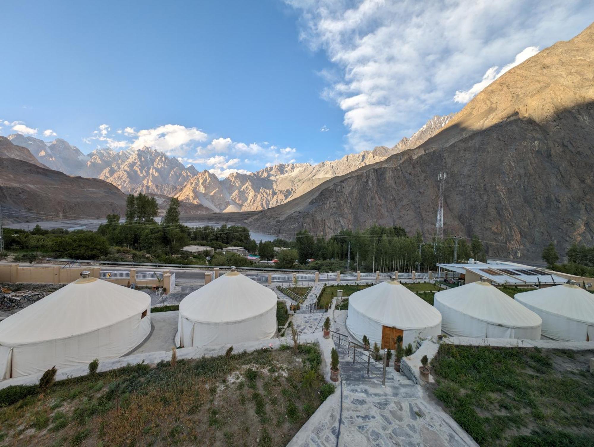 Apex Hotels And Resorts Hussaini Karimabad  Extérieur photo