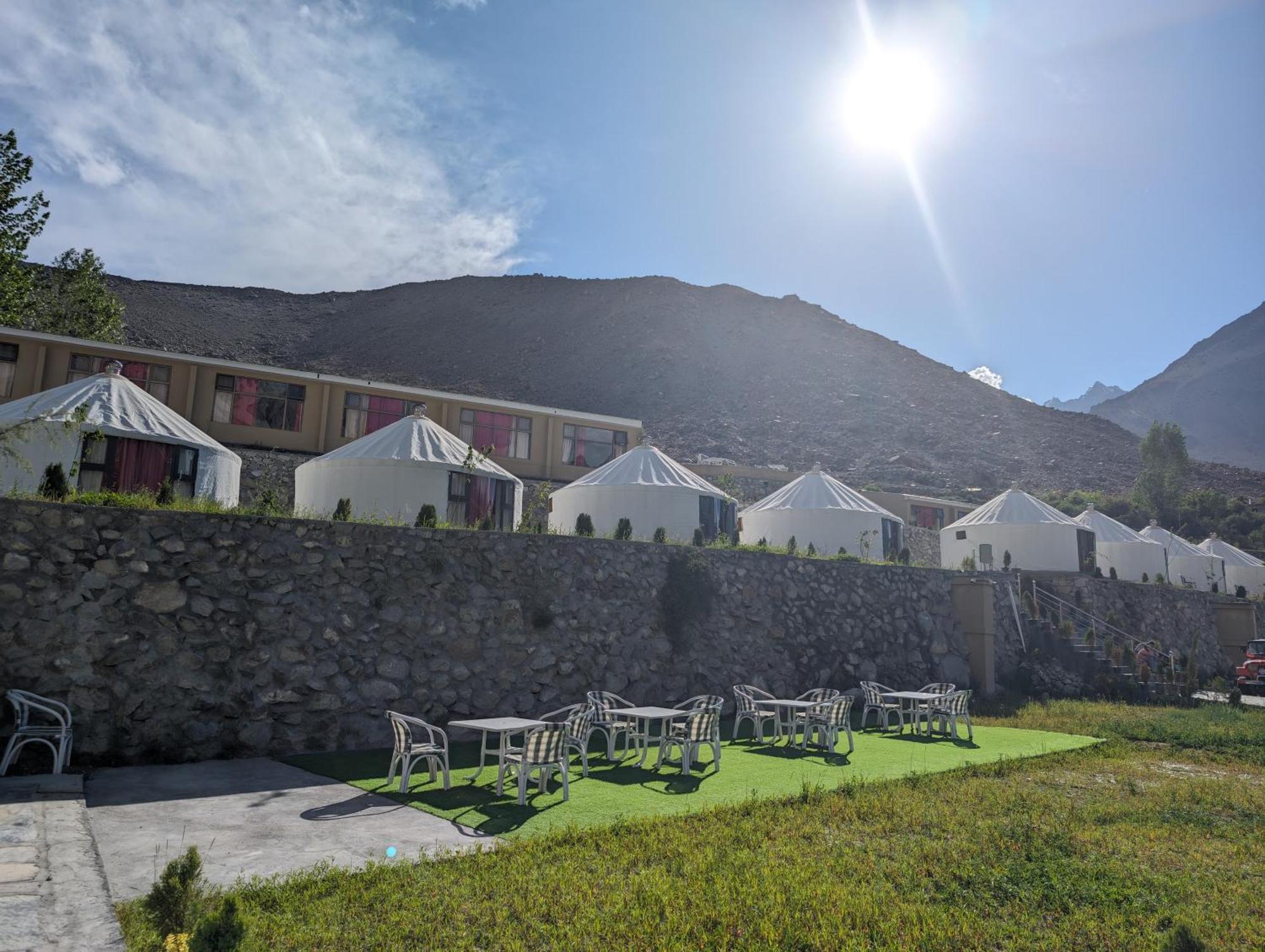 Apex Hotels And Resorts Hussaini Karimabad  Extérieur photo