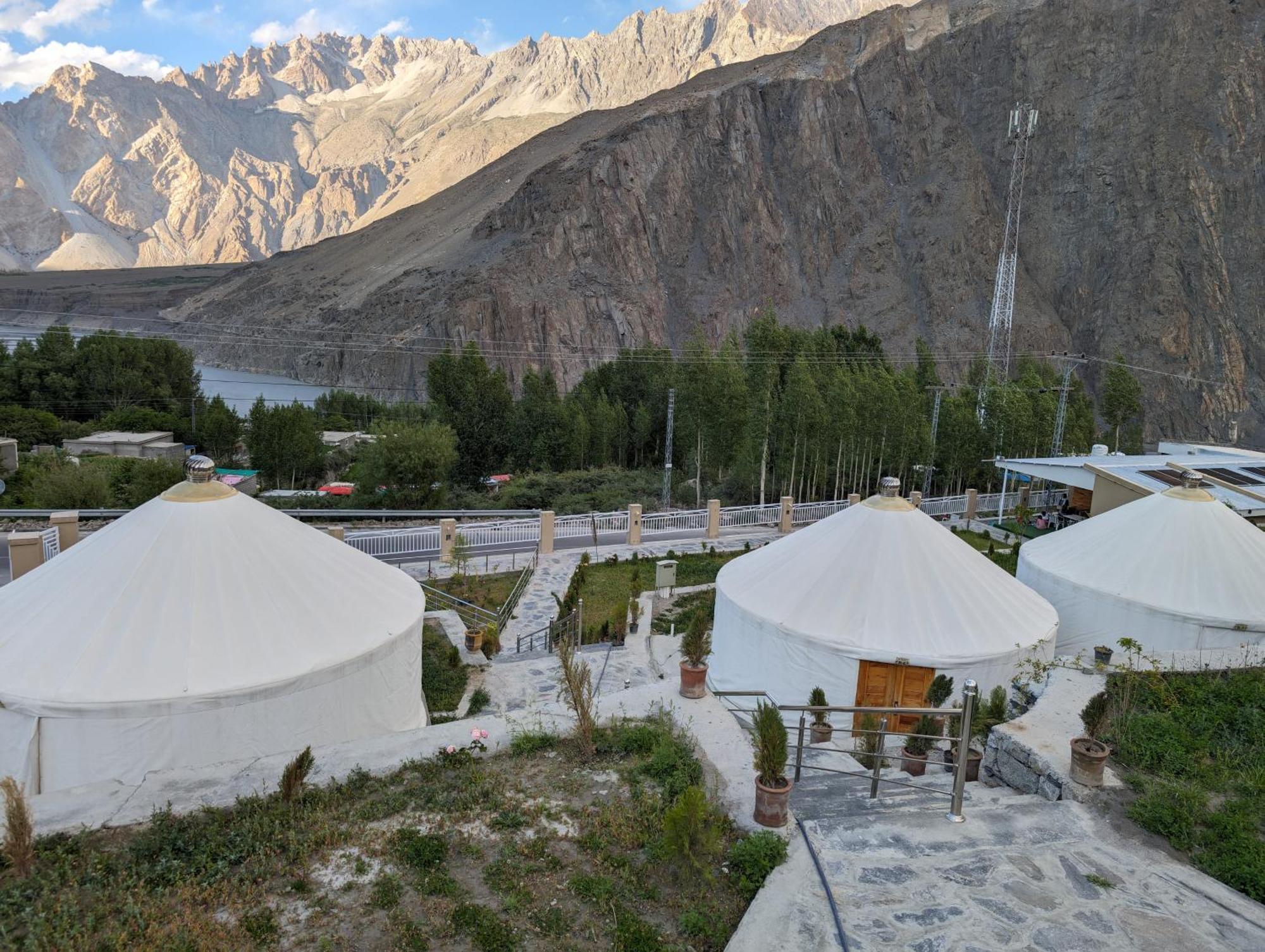 Apex Hotels And Resorts Hussaini Karimabad  Extérieur photo